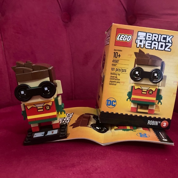 Lego Batman movie Brickheadz collection: Batman, Robin, Batgirl, and Joker - Picture 4 of 5
